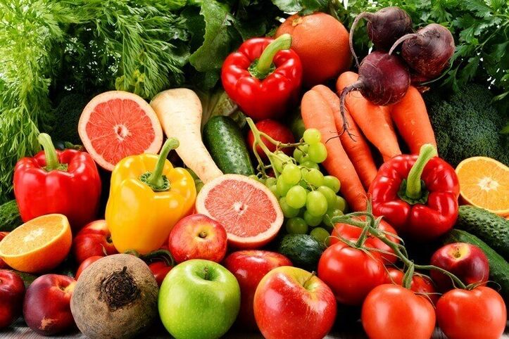 To lose weight, your daily diet can include mostly vegetables and fruits
